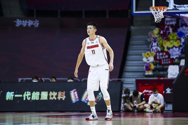 看一场少一场！赵睿和周鹏回归广东男篮，周鹏为广东最后一战