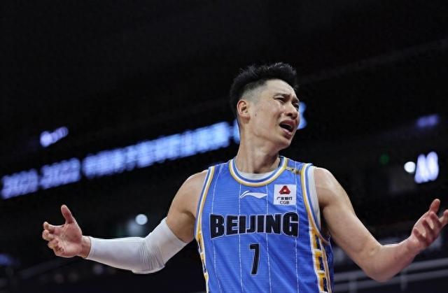 开云体育官网-经纪人：上海一球员曾对书豪防守动作很大 他中场道歉&amp;amp;下半场继续