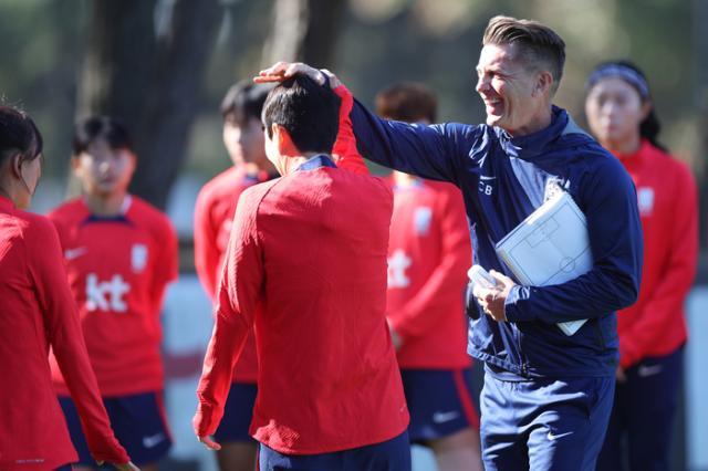 开云体育官网-解析韩国女足奥预赛名单：3人伤退 实力或明显下降