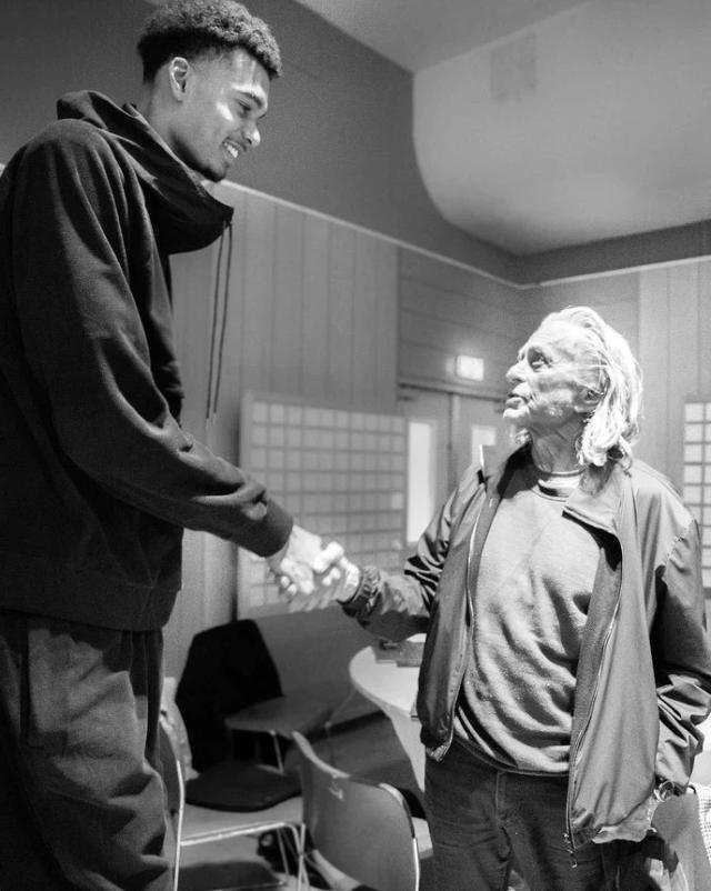 开云体育app-奥斯卡奖得主也被他吸引 天才新人下一站明早揭晓