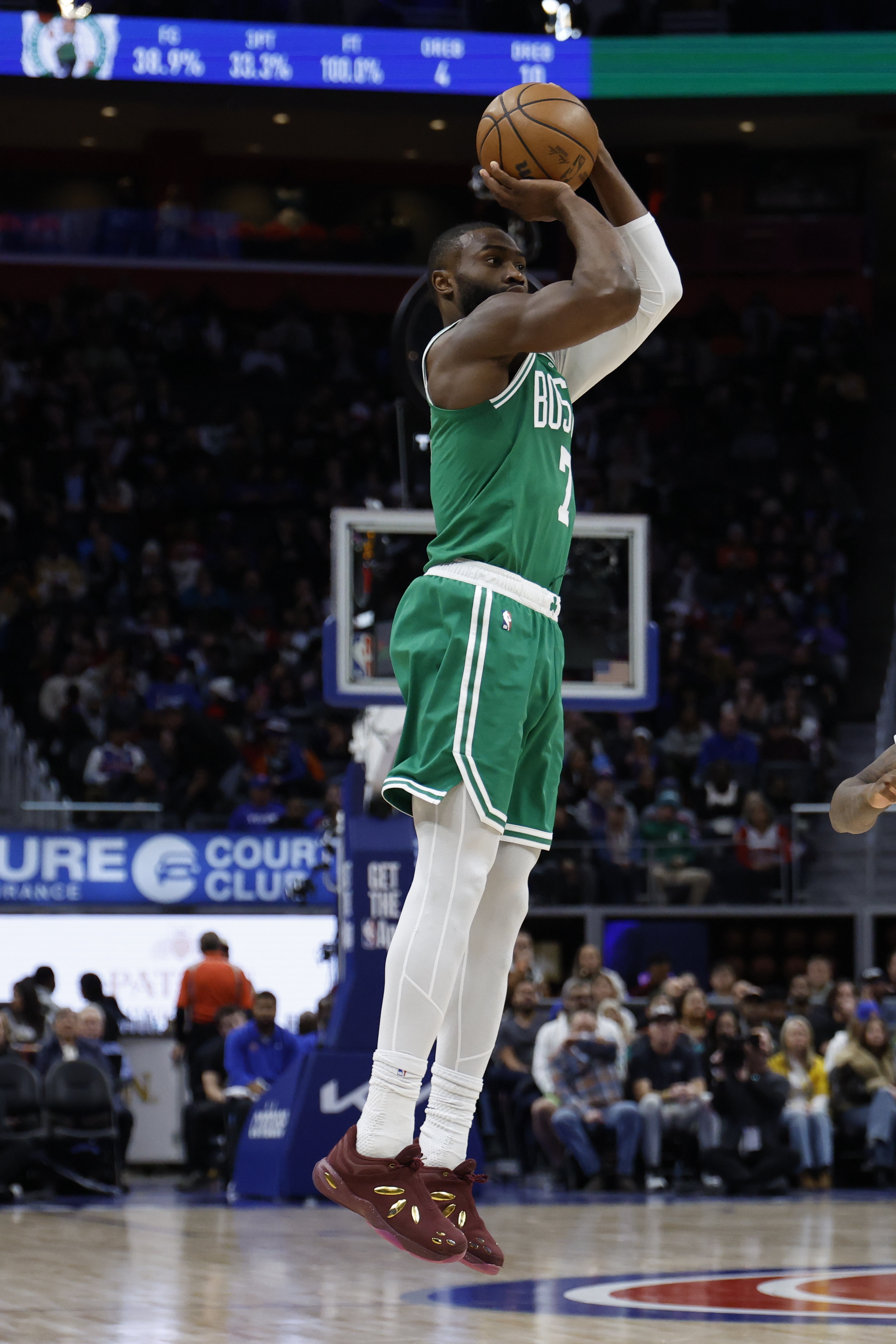 开云体育官网-布朗：最后一投腿有点沉 我们还有进步空间 这是常规赛存在的意义