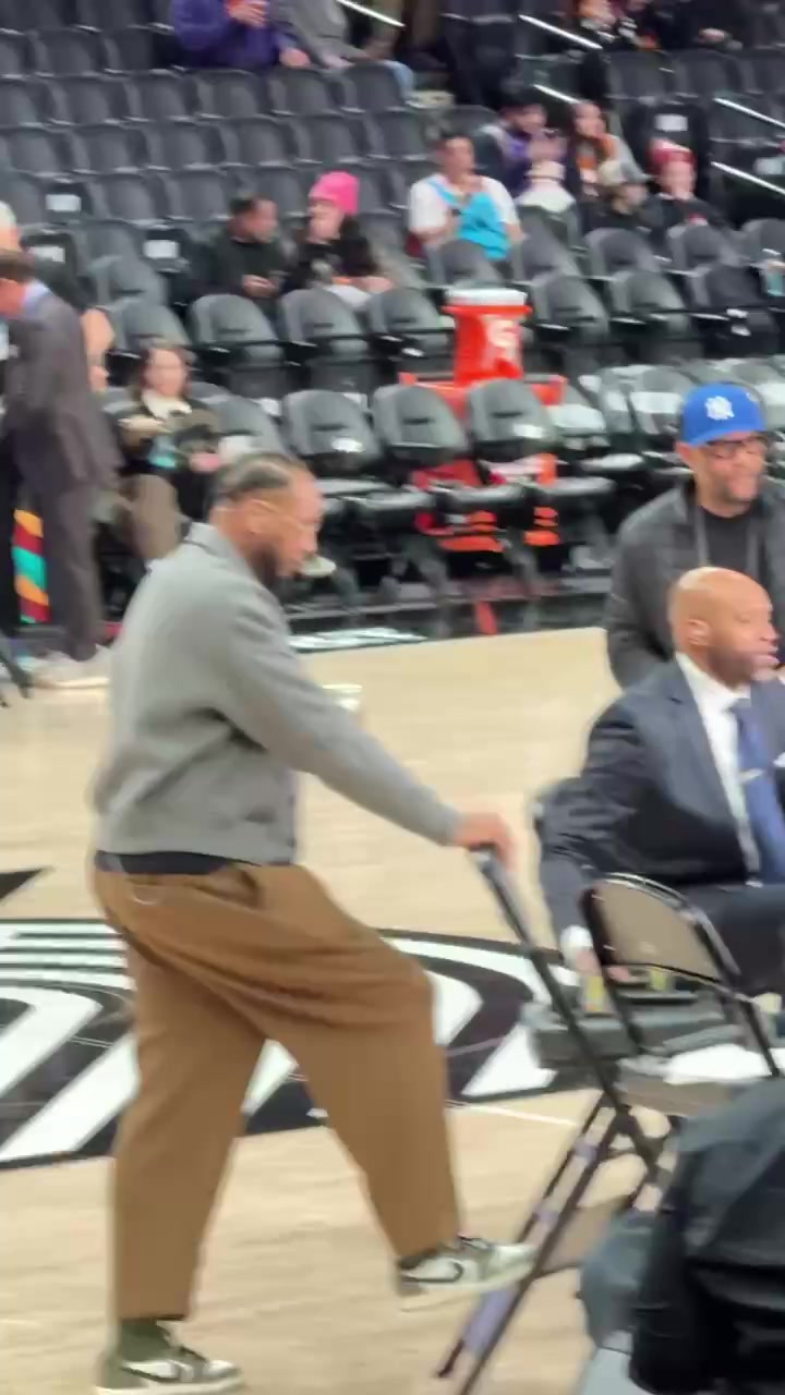 开云体育下载-大腕云集！小吧直击：麦迪&amp;卡特&amp;甜瓜担任开拓者VS太阳解说！